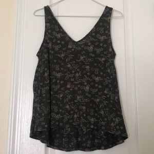 Woman’s loose tank top